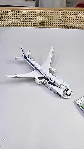 Amazon.co.jp: Tomica - Boeing 787 Airport Set (ANA) : Hobbies