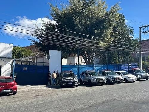 『Criminosos invadem Penitenciária do Butantã (SP) e resgatam presidiária』のカバーアート
