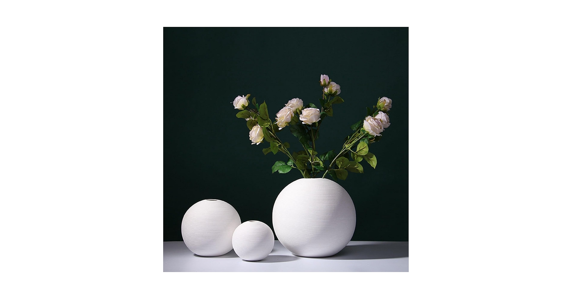 Amazon.co.jp: 白い花瓶 丸 球形 陶器 横縞 北欧風 ins セラミック Amazon.co.jp: 白い花瓶 丸 球形 陶器 横縞 北欧風 ins セラミック