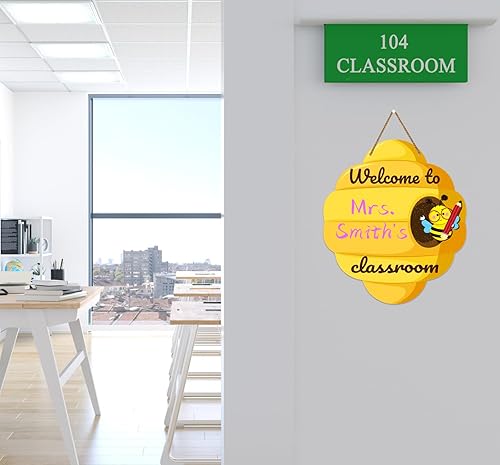 Miniatura 2 de D24TIME Letrero de bienvenida para el aula, 10 x 11.8 pulgadas, personalizado con texto en inglés "Welcome to Our Class", colgador de nombre de
