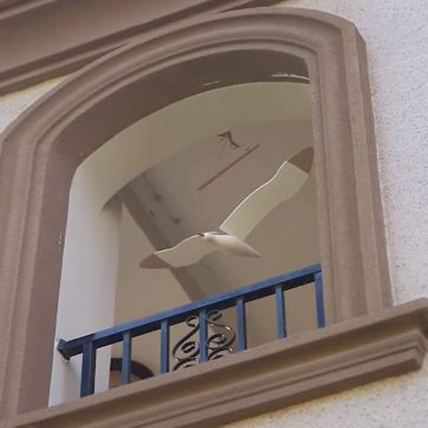 Drewniana Ręcznie Robiona Grafika Wisząca Z Ptakami, Skrzydła Trzepoczące Na Wietrze, Bardzo Odpowiednie Jako Prezenty I Pamiątki