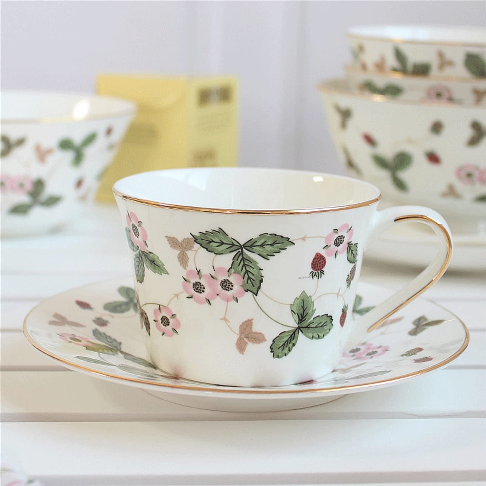 Filiżanka Do Kawy Wykwintna Porcelana Kostna Dzika Truskawka Filiżanka Do Kawy Herbata Popołudniowa Piękny Ceramiczny Kubek Filiżanka Do Kawy Talerz Filiżanka Do Herbaty