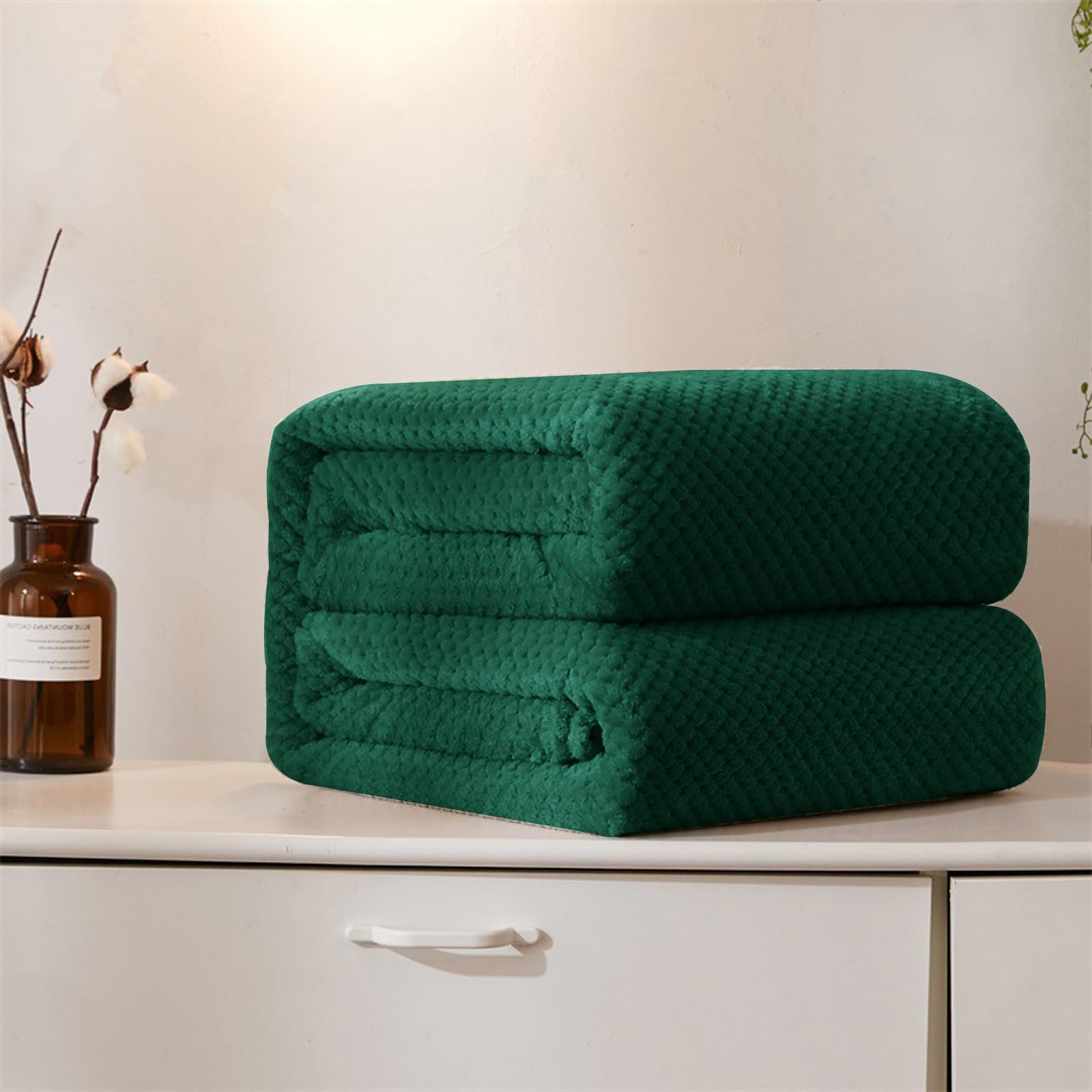 Couverture jeté de canapé 300G premium vert foncé, plaid moelleux aux bords ourlés