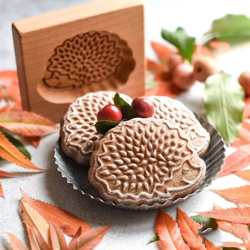Amazon.com: SEIWEI Wooden Hedgehog Cookie Mold, 3D Carved