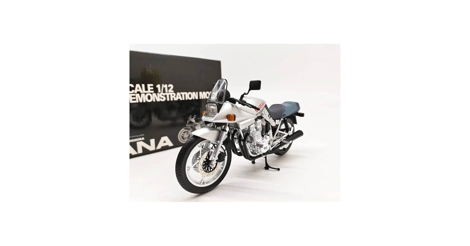 アオシマ 1/12 スズキ GSX1100SM 刀 1990年シルバー ヨシムラ アオシマ 1/12 スズキ GSX1100SM 刀 1990年シルバー ヨシムラ