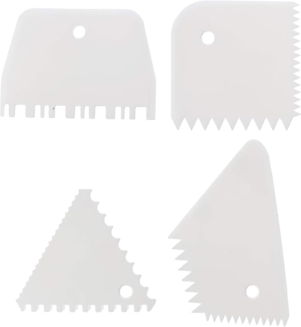 Tuut Linha Confeito Jogo de Raspadores para bolo com 4 Peças - 10 cm- 15 cm -10 cm - 13 cm.