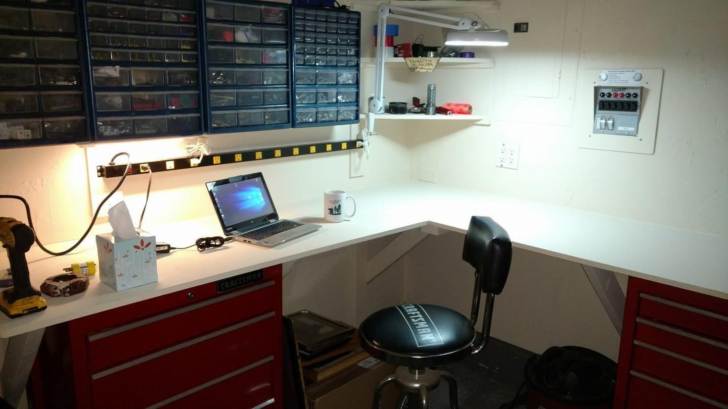 Budget but effective multi-outlet power strip