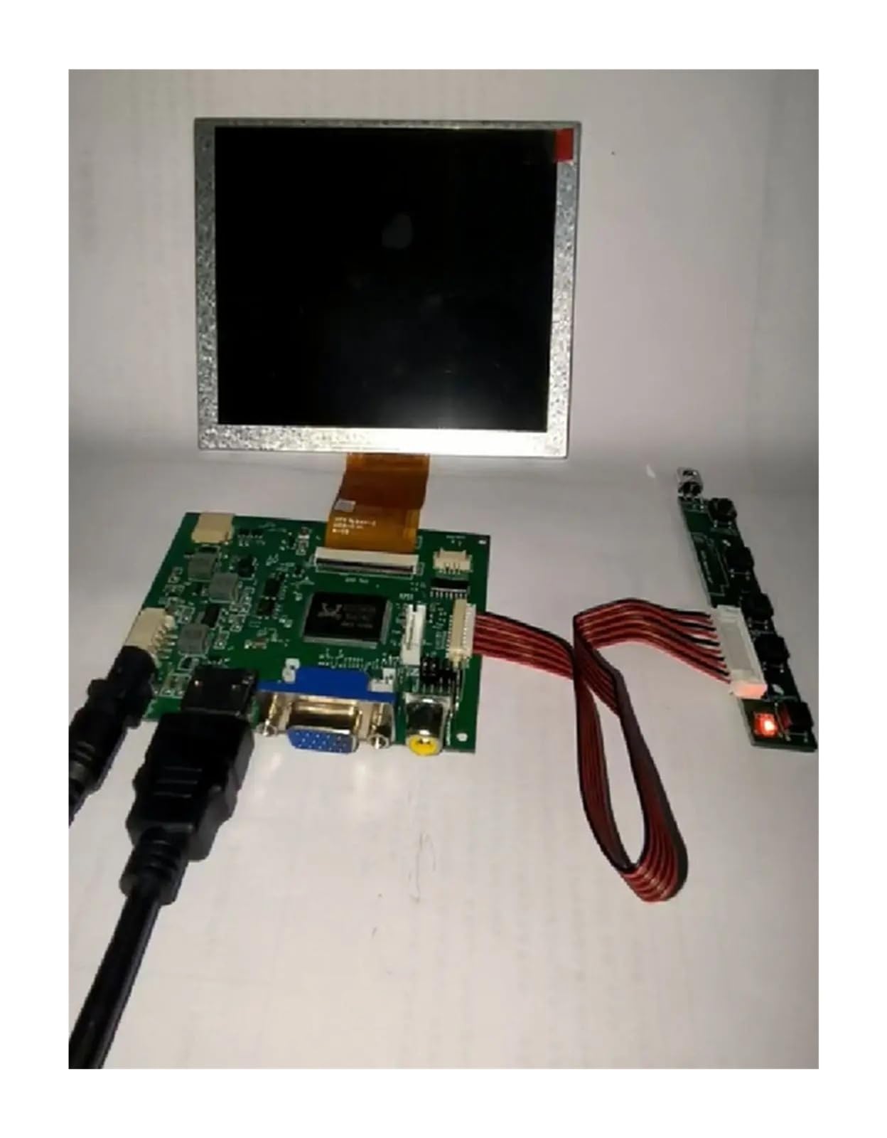 Écran LCD TFT 5 pouces compatible ZJ050NA-08C 640 * 480 avec carte de contrôle HDMI+VGA+2AV (remplacement AT050TN22)