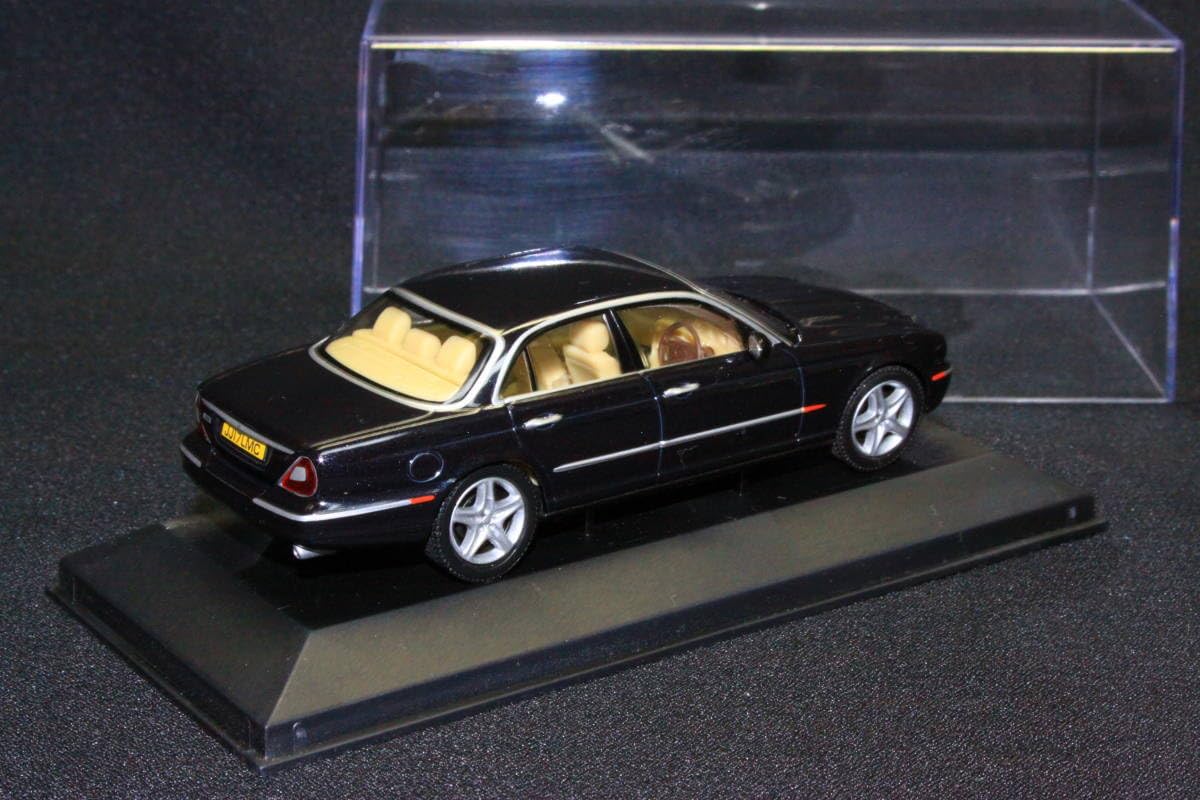 1/43 Jaguar / ジャガー XF ブラックメタリック 1/43 Jaguar / ジャガー XF ブラックメタリック - メルカリ