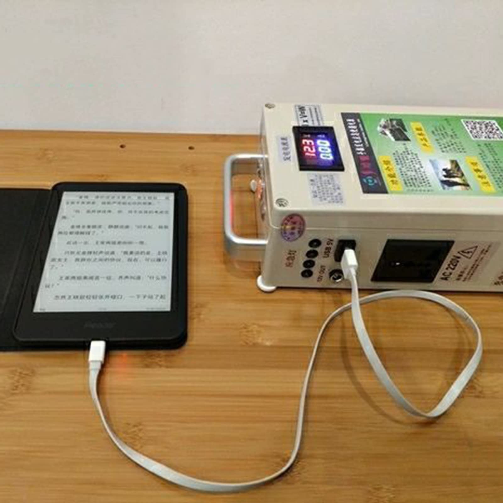 Przenośny ręczny generator korbowy o pojemności 65 WH/15000 mAh, skorygowana fala dodatnia 150 W, światło LED i mobilne zasilanie awaryjne, idealny do podróży służbowych