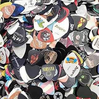 Alnicov Lot de 100 médiators de style classique pour guitare acoustique, basse, guitare électrique (style aléatoire) - Les Beatles, Paul McCartney, John Lennon, RIngo Starr, George Harrison Alnicov Lot de 100 médiators de style classique pour guitare acoustique, basse, guitare électrique (style aléatoire) – Image 4