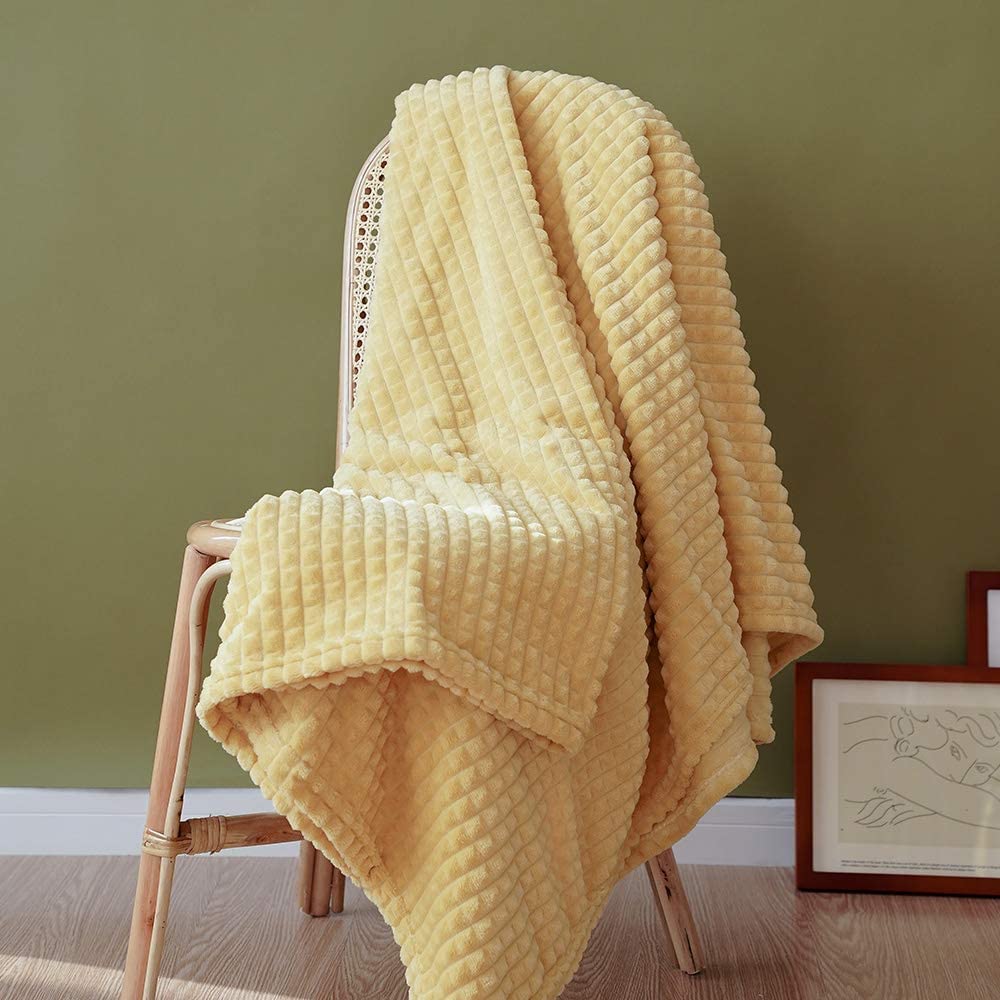 Simple&Opulence Yellow Flannel Fleece Blanket, 230GSM Super Soft Luxury Warm Throw Blanket with Stereoscopic Grid Design, Suitable for All Seasons, Perfect for Women Kids, 50"x70"