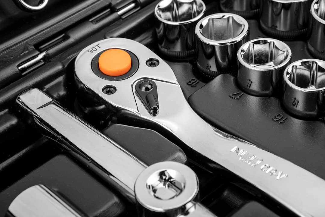 NEO TOOLS Klucze nasadowe 1/2", 1/4" i akcesoria, 82-częściowy zestaw; do wkręcania i odkręcania; bity krzyżowe, sześciokątne; walizka do przechowywania; TÜV; stal CrV