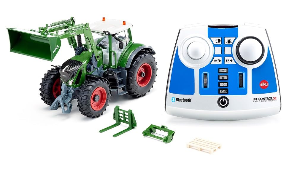 Remote-controlled Fendt 933 Vario tractor