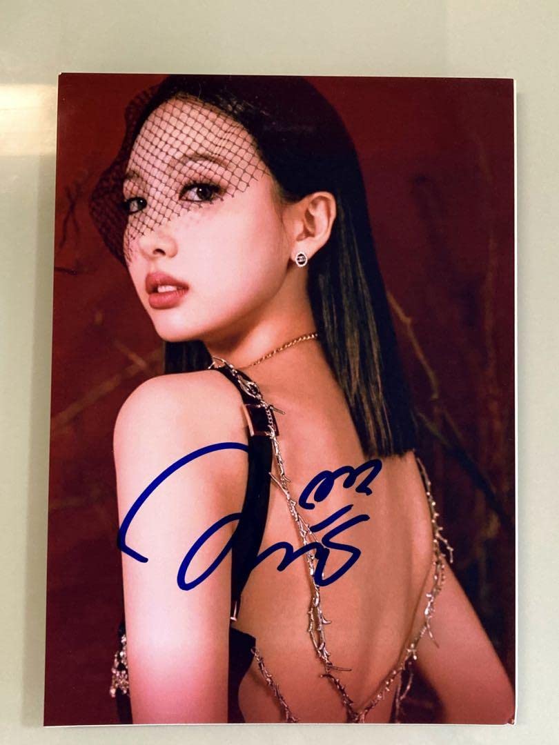 Amazon.co.jp: ナヨン直筆サイン入り2Lサイズ写真‥NAYEON…TWICE…23