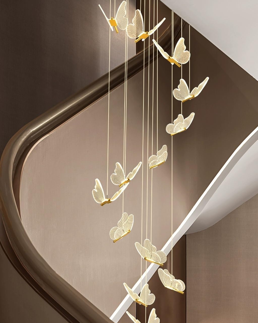 Nowoczesny aluminiowy żyrandol z diodami LED, duża lampa wisząca na schody, motyl akrylowy, ściemniana, regulowana wysokość, lampa sufitowa wysoka, idealna do salonu lub willi.