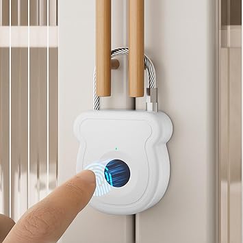 Fingerprint Pad-Lock - Waterproof Fingerprint Locck - Smart Finger Print Padlock - Biometric Pad-loock with USB Recharge, Keyless Secure Access | Anti-Theft Lock, Travel Locker Gym School Bag Storage