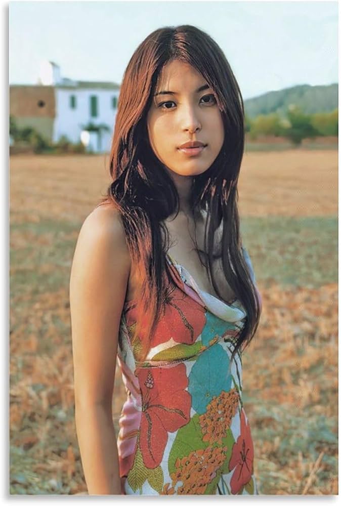 【美品】優香 2001 ポスター Amazon.co.jp: 2001年 優香 カレンダー : 文房具・オフィス用品