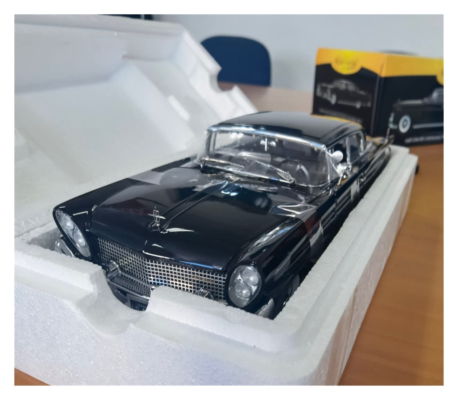 1/18 リンカーン コンチネンタル マーク III 1958 Sun Star Models 1:18 リンカーン·コンチネンタルマークIIIは