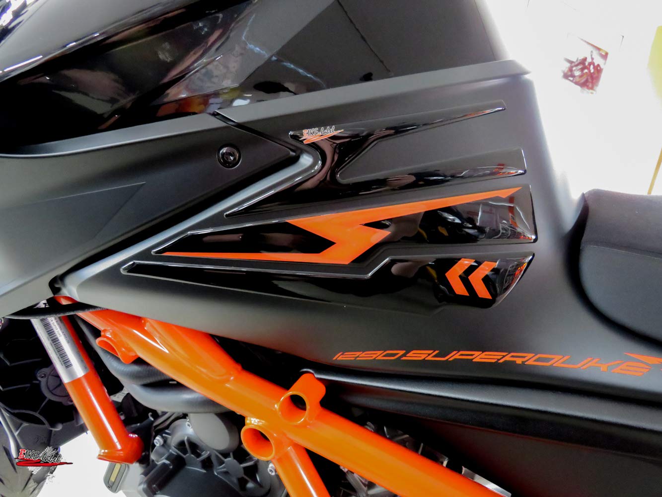 Protezioni adesive Eazi Grips per serbatoio KTM 1290 Superduke R 14-19