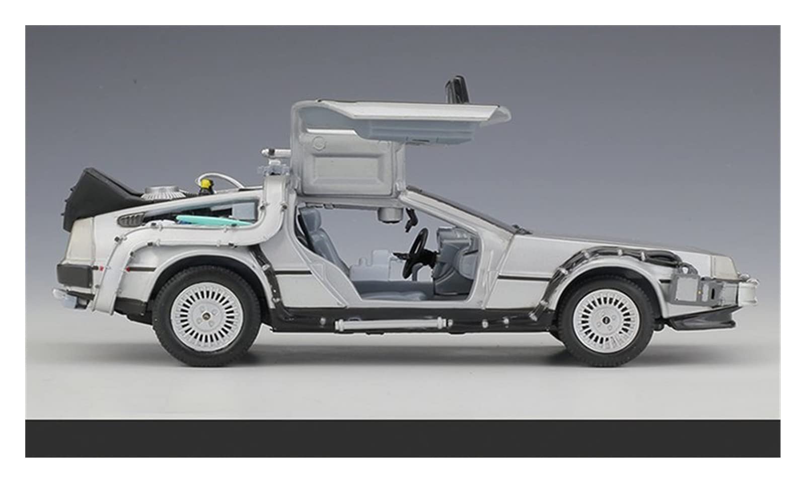 デロリアン タイムマシン トリロジーパック 1:24 レビュー】「1/24 バック・トゥ・ザ・フューチャー PartⅠ