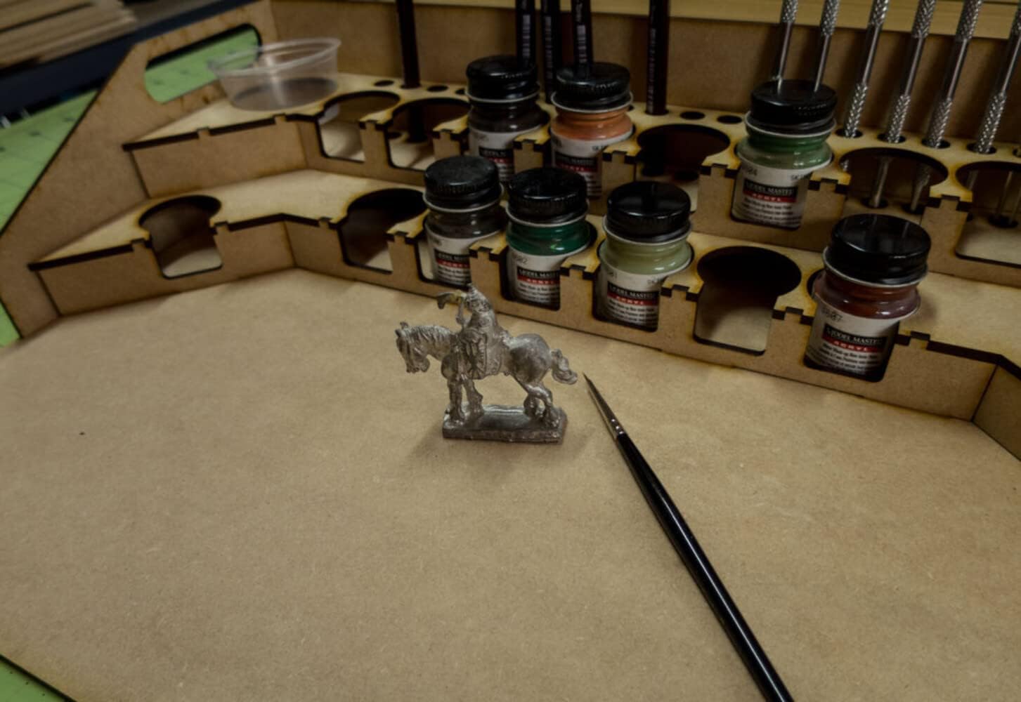 Painting Station - 34mm for GW, Citadel, Model Master, etc