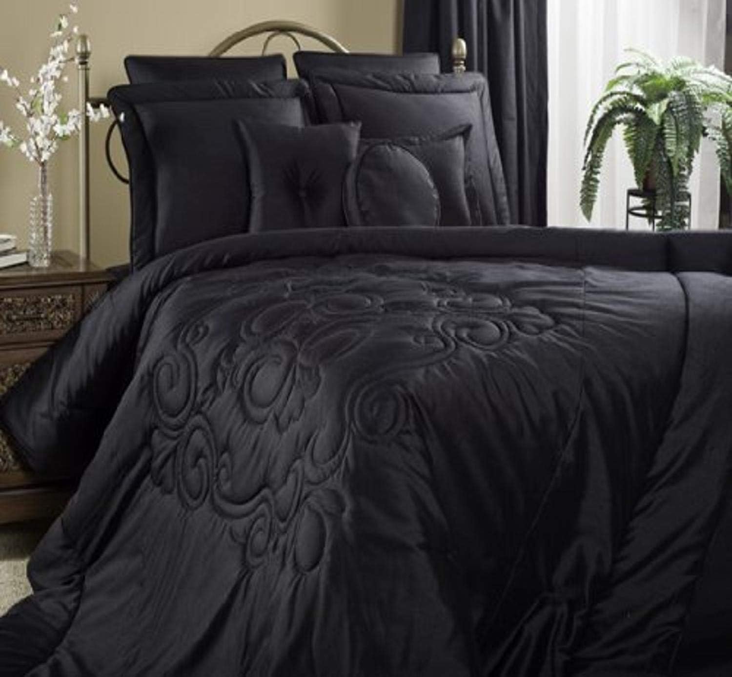 Victor Mill Medallion Black King Comforter Set