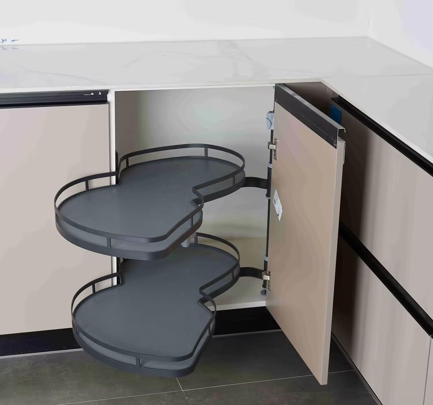 Eckauszug für Küchenschränke, 2 Ebenen, Soft-Close-Schwingtablett mit rutschfestem Tablett, höhenverstellbar, drehbar, Eckauszug für Küchenschränke, passend für 900-mm-Schränke