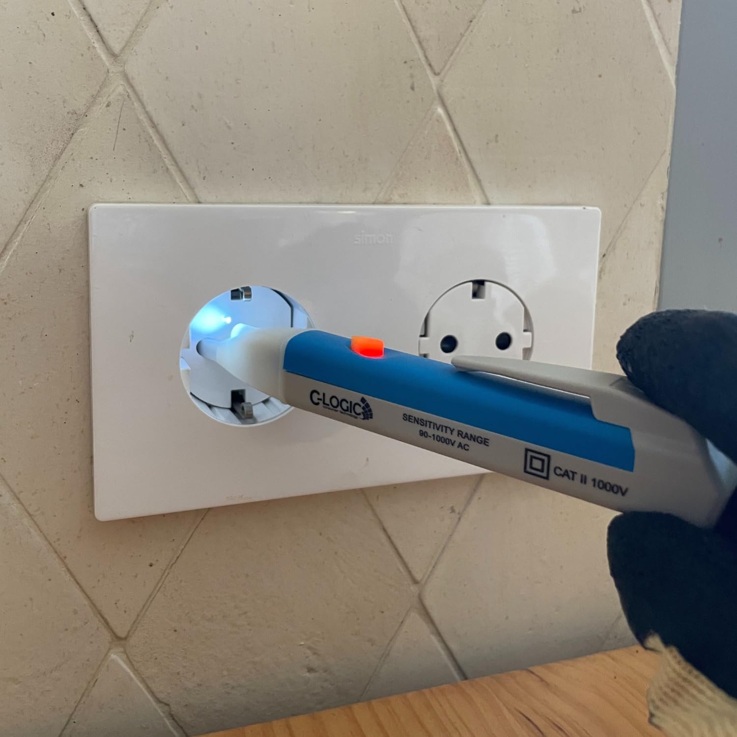 C-LOGIC 25 Detector de Voltaje Sin Contacto NCV Comprobador de Tensión con LED Rojo, Rango de 90V-1000V AC, Indicador Acústico y Visual, Detección de Roturas de Cables, CAT II 1000V