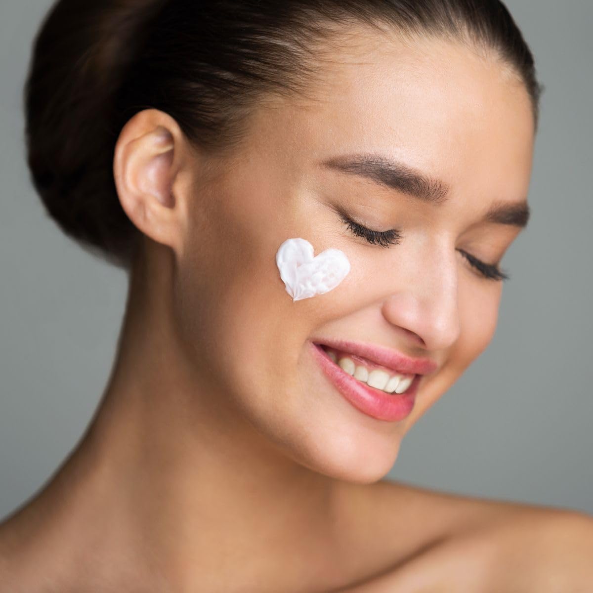 LOVVES Crema Reafirmante Fuerte, Alta Cosmética Natural, Crema Antiarrugas de Día, Redensificante, Nutritiva, Revitalizante, Ácido Hialurónico 3 Pesos Moleculares, Tarro Cristal 50 ml