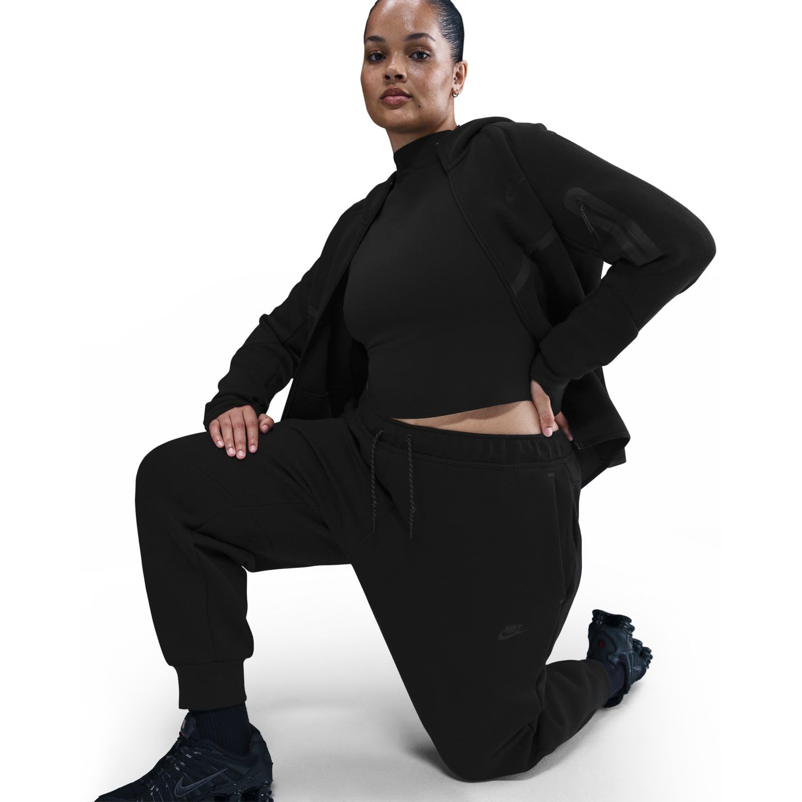 Nike Sportswear Tech Fleece Damen-Jogger mit mittelhohem Bund (große Größe), HV6781