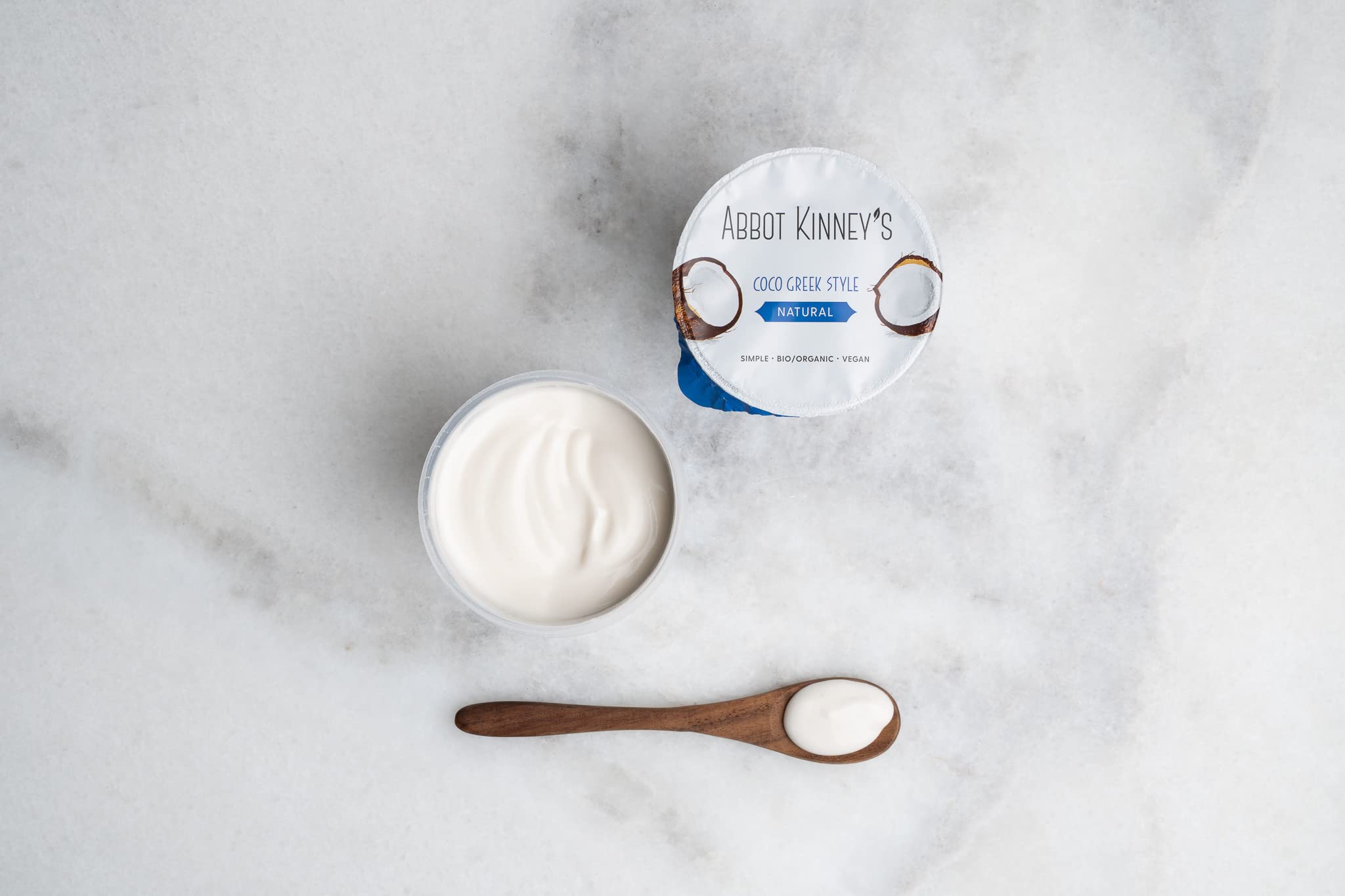 Abbot Kinney's - Yogur Vegetal de Coco Estilo Griego - Tarrina de 350 ml - Alto Contenido en Fibra - Yogur Ecológico Sin Gluten - Ideal Para Desayunos, Postres, Salsas y Dipear