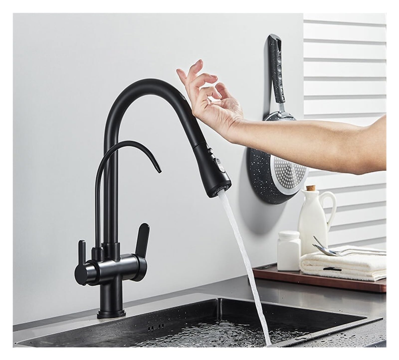 Grue de cuisine haut de gamme avec capteur tactile et douchette noire amovible