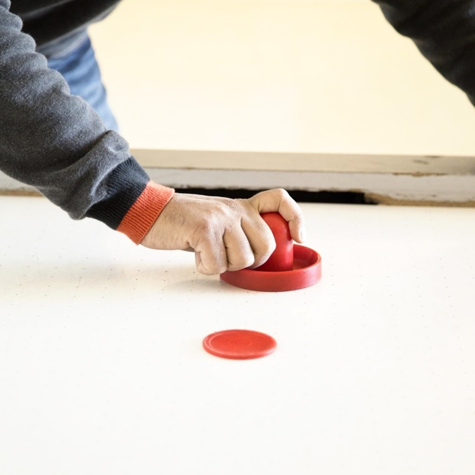 Happyyami Set Accessori Ricambio Air Hockey 4 Spingitori Plastica Resistente 96mm Blu e Rosso, 8 Tamponi Anti-pelucchi Spessi per Tavoli Standard, Kit Parti Hockey per Gioco da Sala e Sala