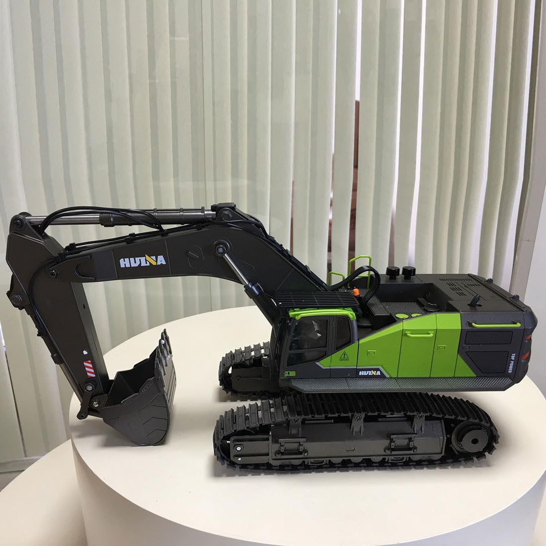 Model koparki RC Digger, skala 1/14 22CH 2,4G 4 w 1, wielofunkcyjna koparka ze stopu zdalnego sterowania ze światłami LED, model pojazdu inżynieryjnego dla dorosłych i młodzieży