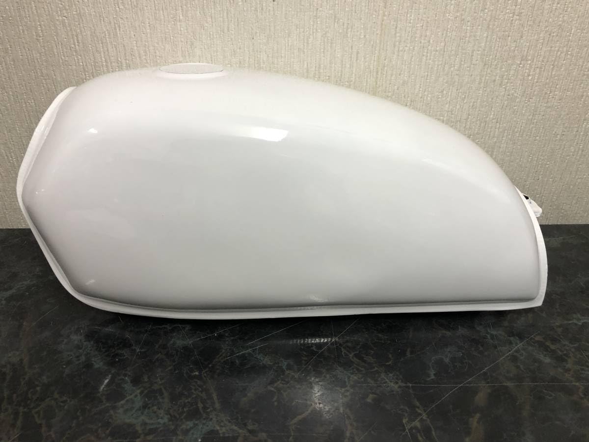 ☆送料無料‼︎ 汎用8Lビッグタンク　ピュアホワイト　エイプ.CD50.FTR Amazon | 汎用タンク 大容量8L ビッグタンク ピュアホワイト（艶アリ