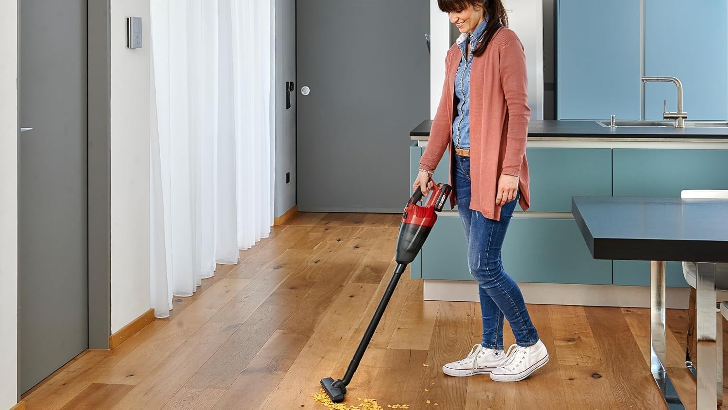Einhell Aspirateur à Main sans Fil Te-VC 18 Li Solo -Power X-Change (18V, Livré avec Accessoires (Buse, buse à rainures...), Bac à poussiere 540ml) Livré sans Batterie ni Chargeur