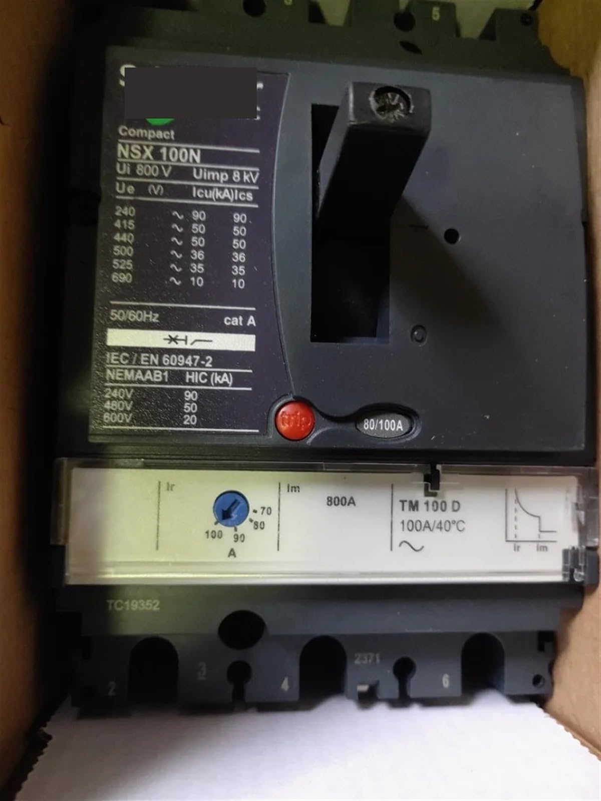 Disjoncteurs électriques COMPACT NSX 3P 100A LV429840 triphasé 415V - 6