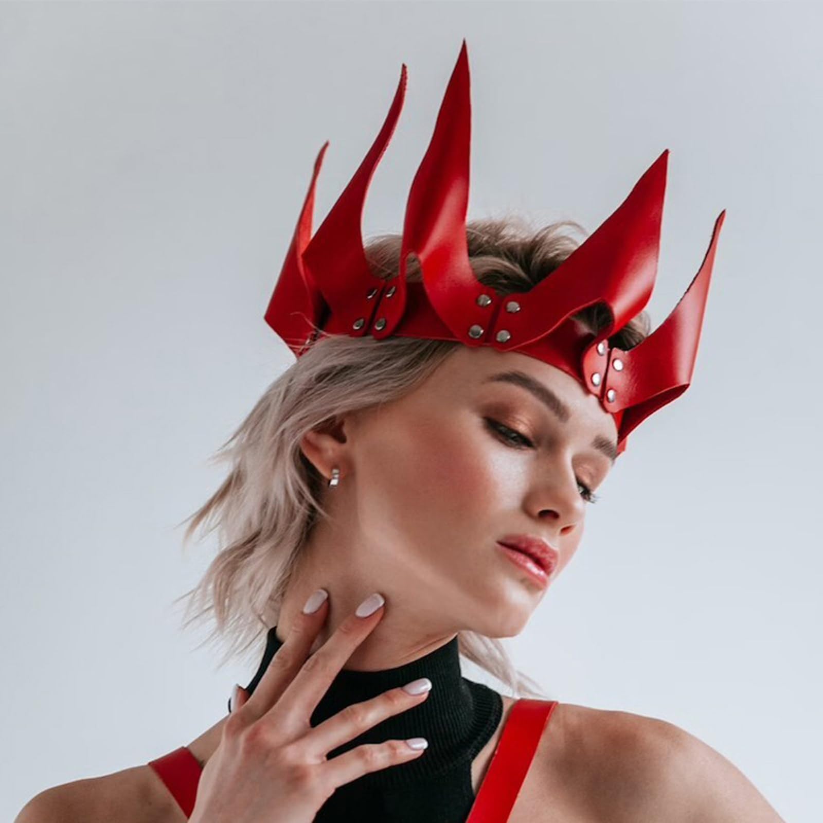 JIAHG Women Gothic Leather Crown Headband Ladies Medieval Vintage Headpiece Makeup Ball Party Headdress Halloween Witch Cosplay Dress Up Costume Hair Accessory Photo Prop (Red) - Image 2