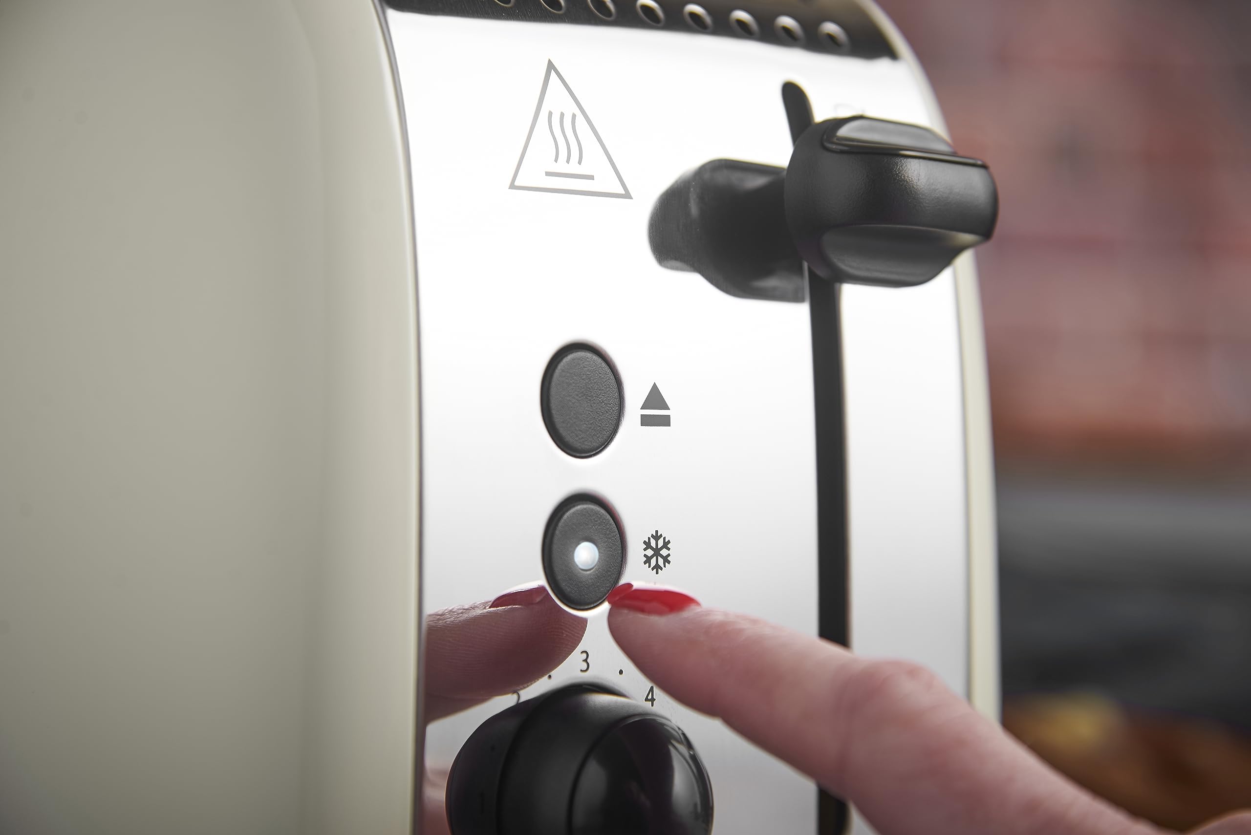 Russell Hobbs Toaster [für 2 Scheiben] Colours Plus Edelstahl Creme (extra breite Toastschlitze, inkl. Brötchenaufsatz, 6 Bräunungsstufen + Auftaufunktion, Lift & Look-Funktion, 1600W) 26551-56