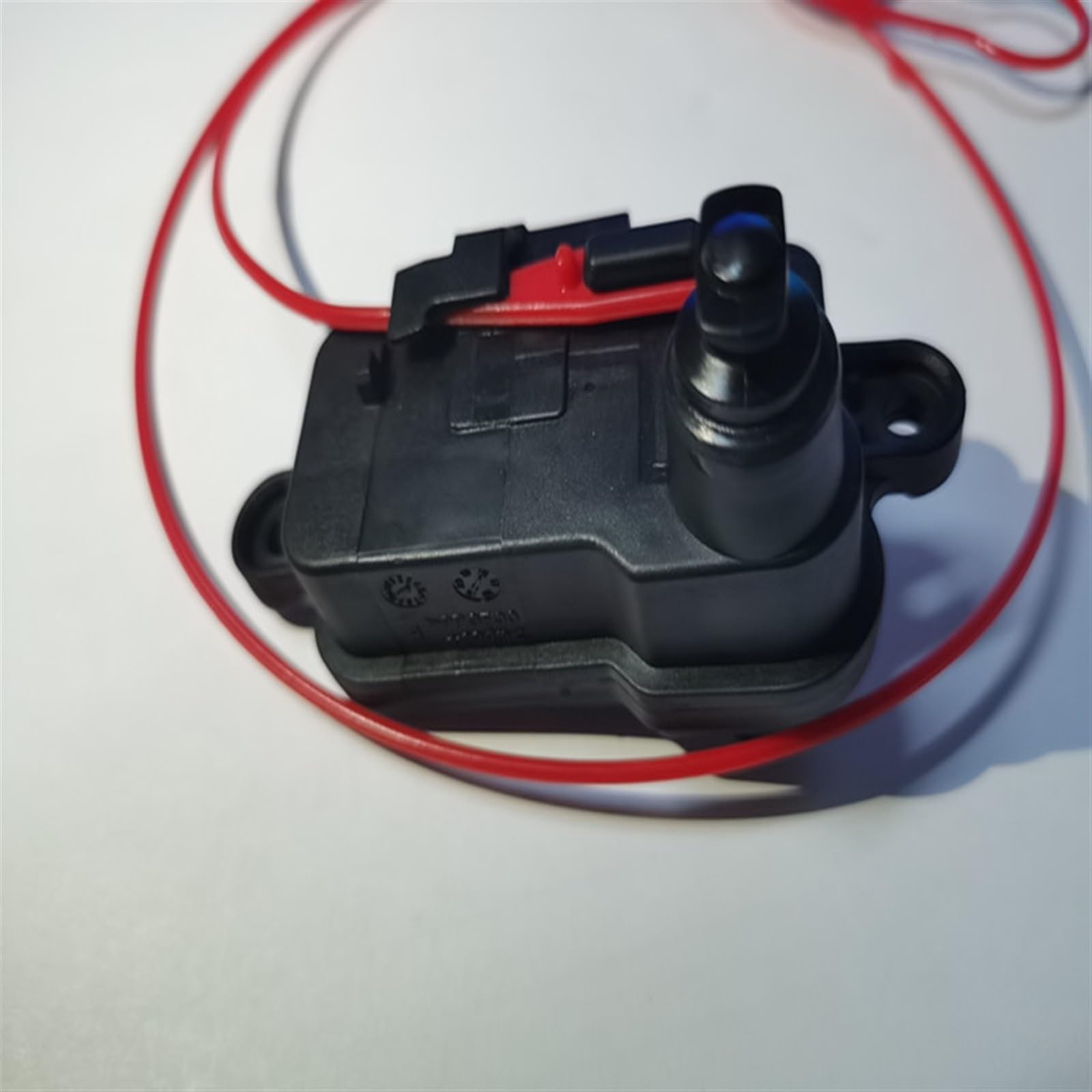 Aktualizator blokady korka paliwa do Audi A3, A3 Sportback, A6, C7, A6 Avant, A7, Q3, Q7 (numer części: 4L0862153D)