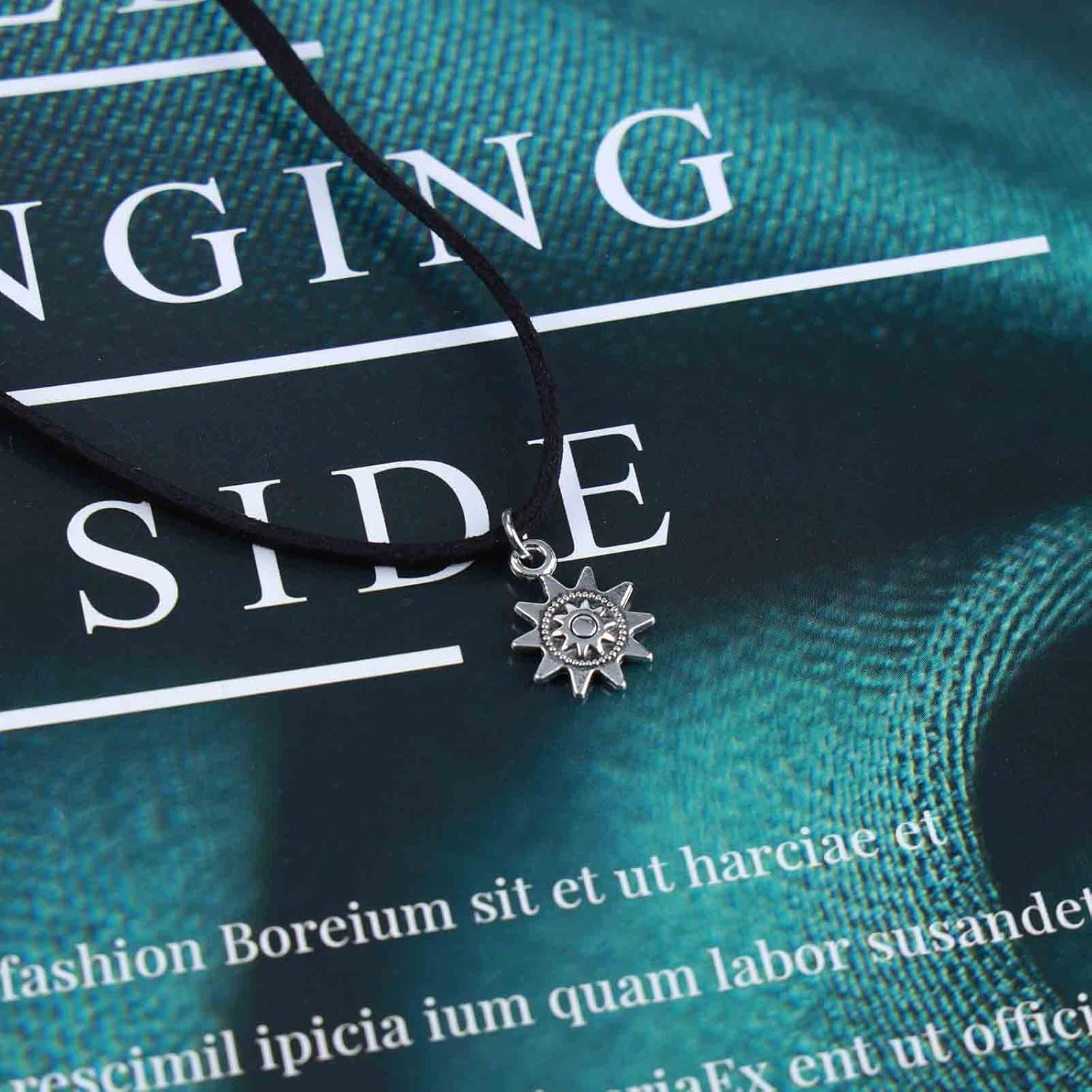 Gothic Velvet Choker Necklace Short Sun Pendant Necklace Black Suede Collar Necklace Silver Daisy Flower Choker Necklace Jewelry for Women - Image 6