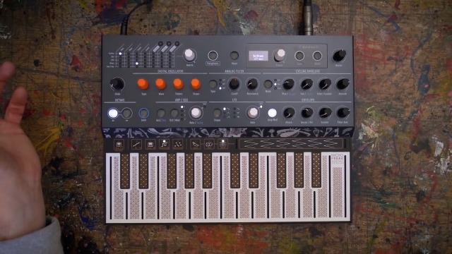 Arturia - MicroFreak Synthesizer Keyboard - 25-Key Hybrid