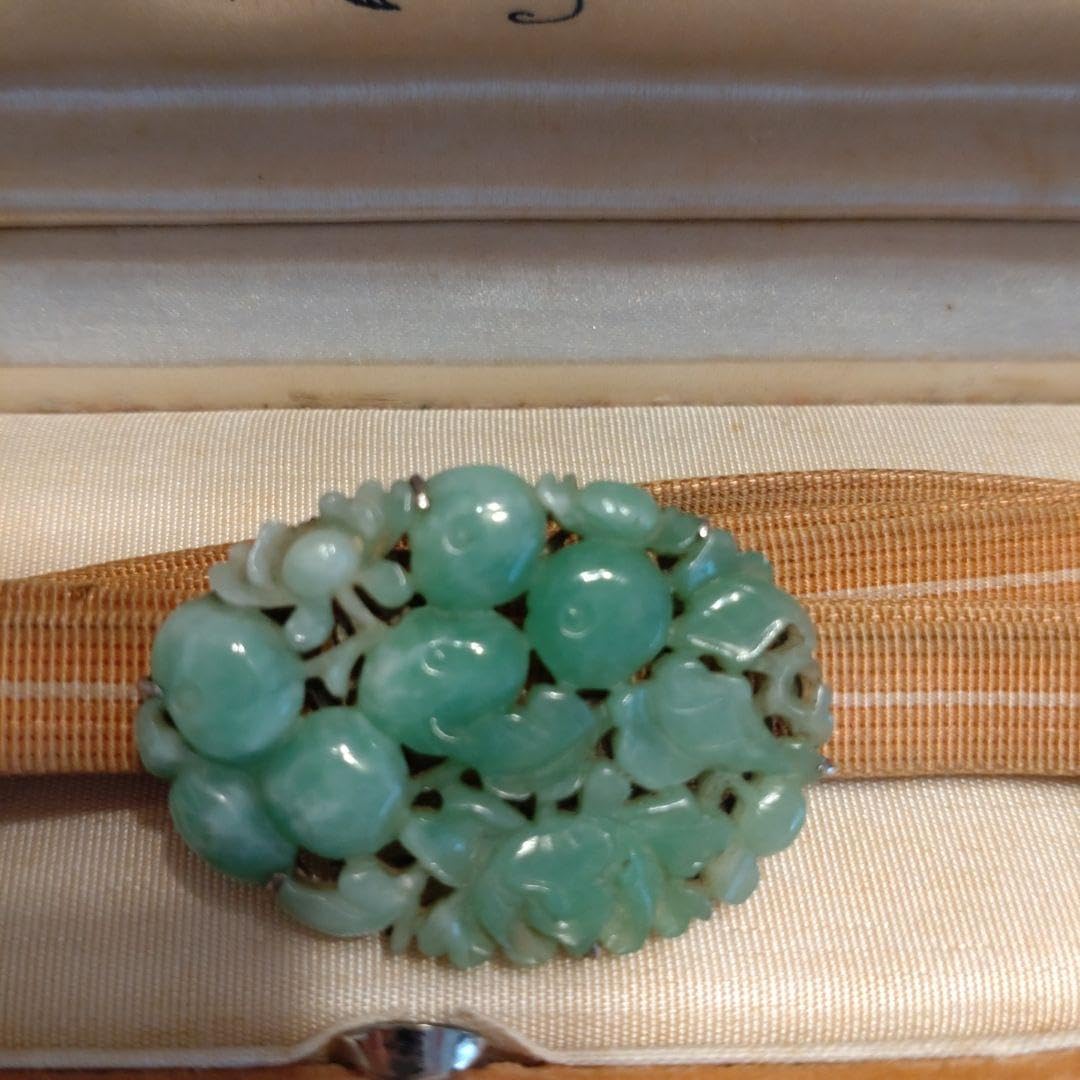 時代物 三越 本翡翠 ヴィンテージ 帯留 共箱 帯留め 着物 【K様 時代物 三越 本翡翠 ヴィンテージ 帯留 共箱 帯留め 着物 【K様