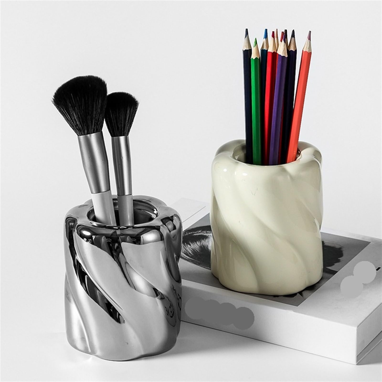 Portapenne Portapenne da Scrivania in Ceramica Personalizzato, Portapenne for Il Trucco, Portaoggetti for Il Tavolo da Toeletta Accessori Scrivania(Silver)