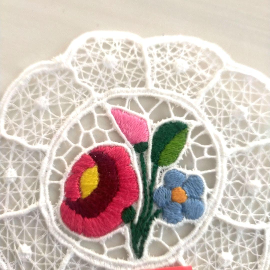 ハンガリー製　カロチャ刺繍　レースコースター　ドイリー　ヴィンテージ品 ハンガリー製 カロチャ刺繍 レースコースター ドイリー