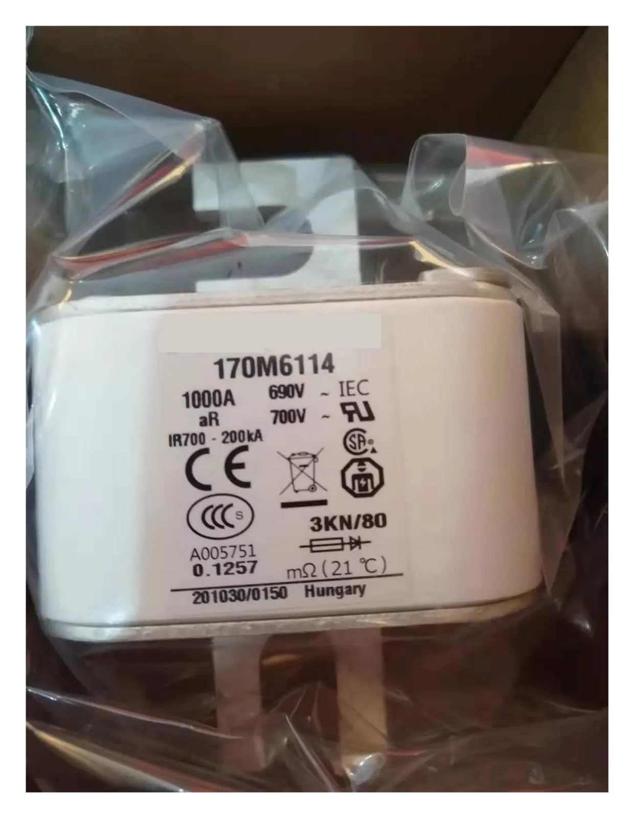 VSPPJYFG Fuse 170M6113 170M6114 170M6115 170M6116 690V 900A Square Body Fuse semiconductor(170M6114)