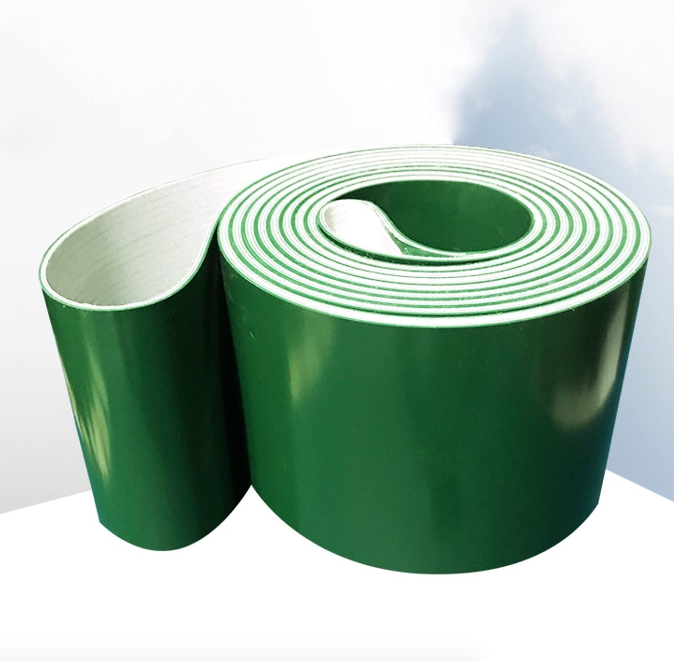 Zielony przenośnik taśmowy PVC dla przemysłu spożywczego 7500 mm x 100 mm x 1 mm elastyczny materiał klasy spożywczej idealny do przetwarzania żywności i pakowania