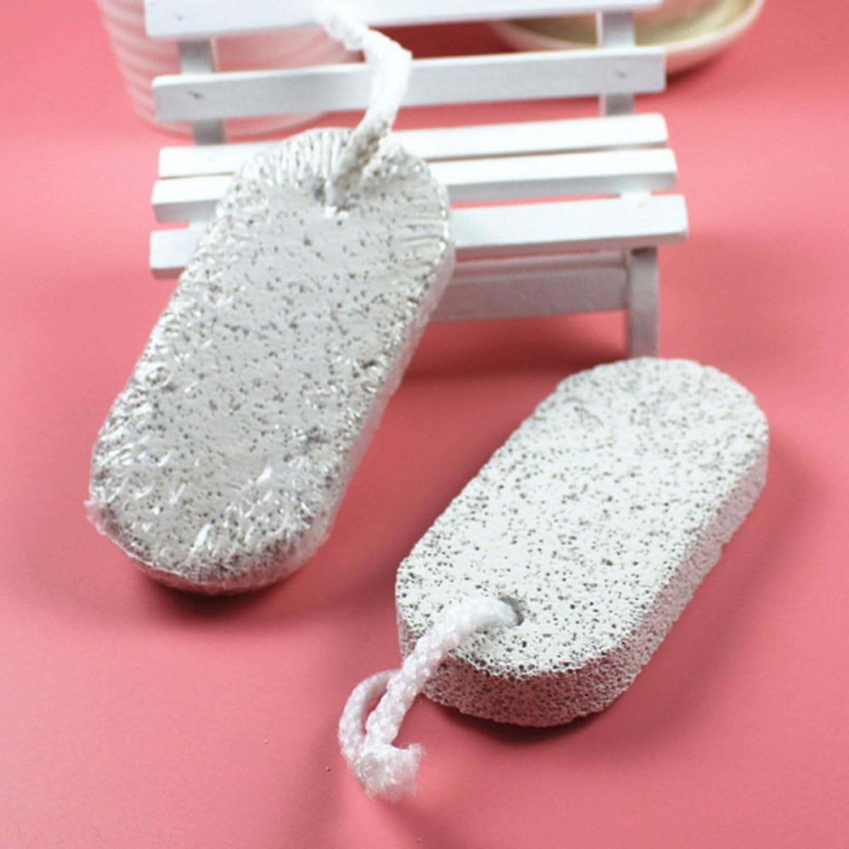 LIFKOME Lot de 20 Pierres Volcaniques Pieds, Pierre Exfoliante Naturelle, Accessoires de Pédicure Solide pour Soin des Pieds, Élimination des Callosités et Peau Morte, pour Usage