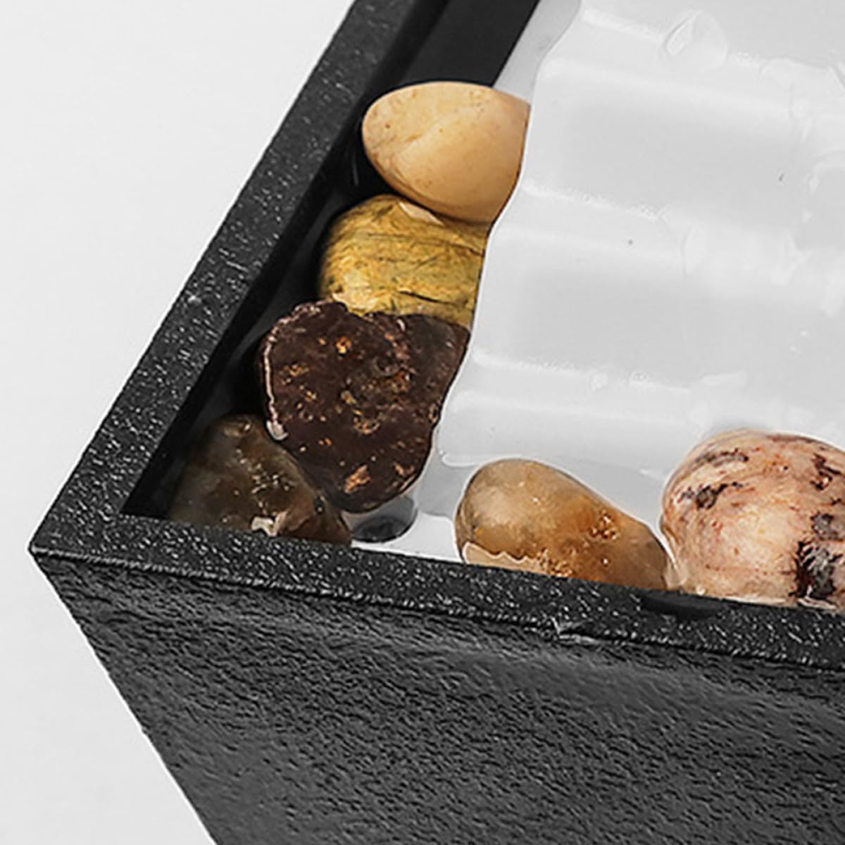 Zerodeko Petite Fontaine D'intérieur Forme Unique en ABS et Galets Zen Éclairage LED Soulagement du Stress Inclus pour Bureau ou Salon de Thé